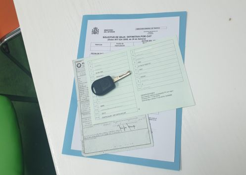 Documentos oficiales y ficha técnica necesarios para entregar un coche al desguace