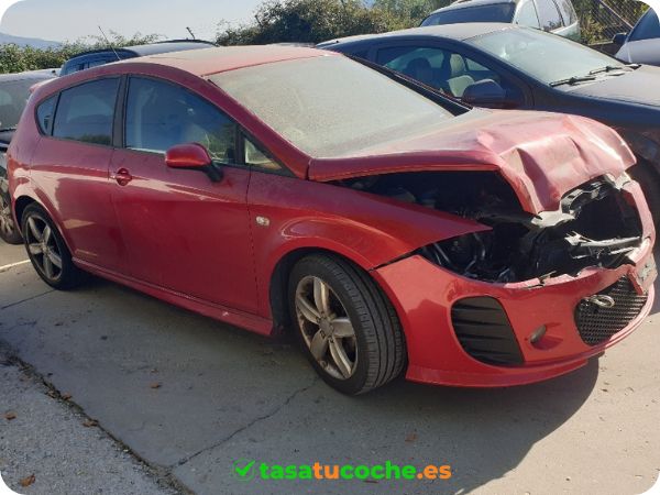Seat Leon con daños en la parte frontal